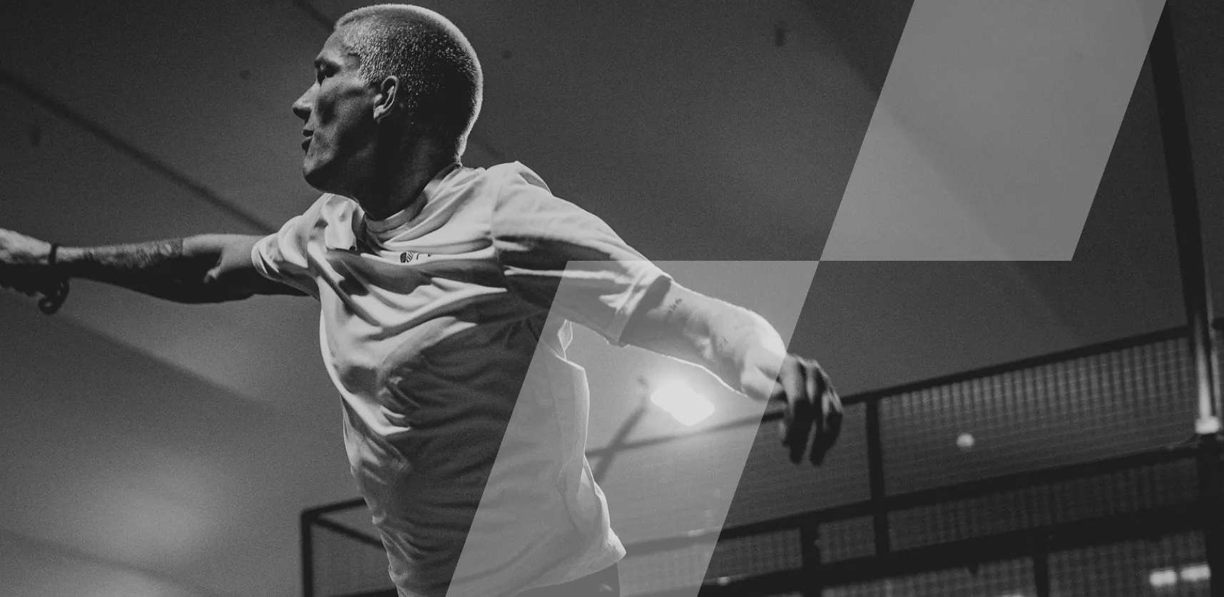 Meesterahvas mängib padelit